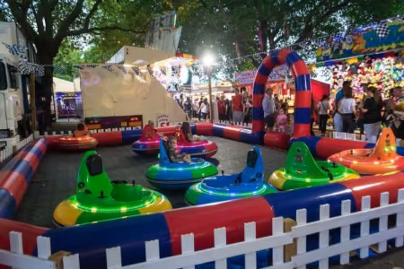 Zabawa na Bumper Cars – Emocje, Radość i Bezpieczeństwo!
